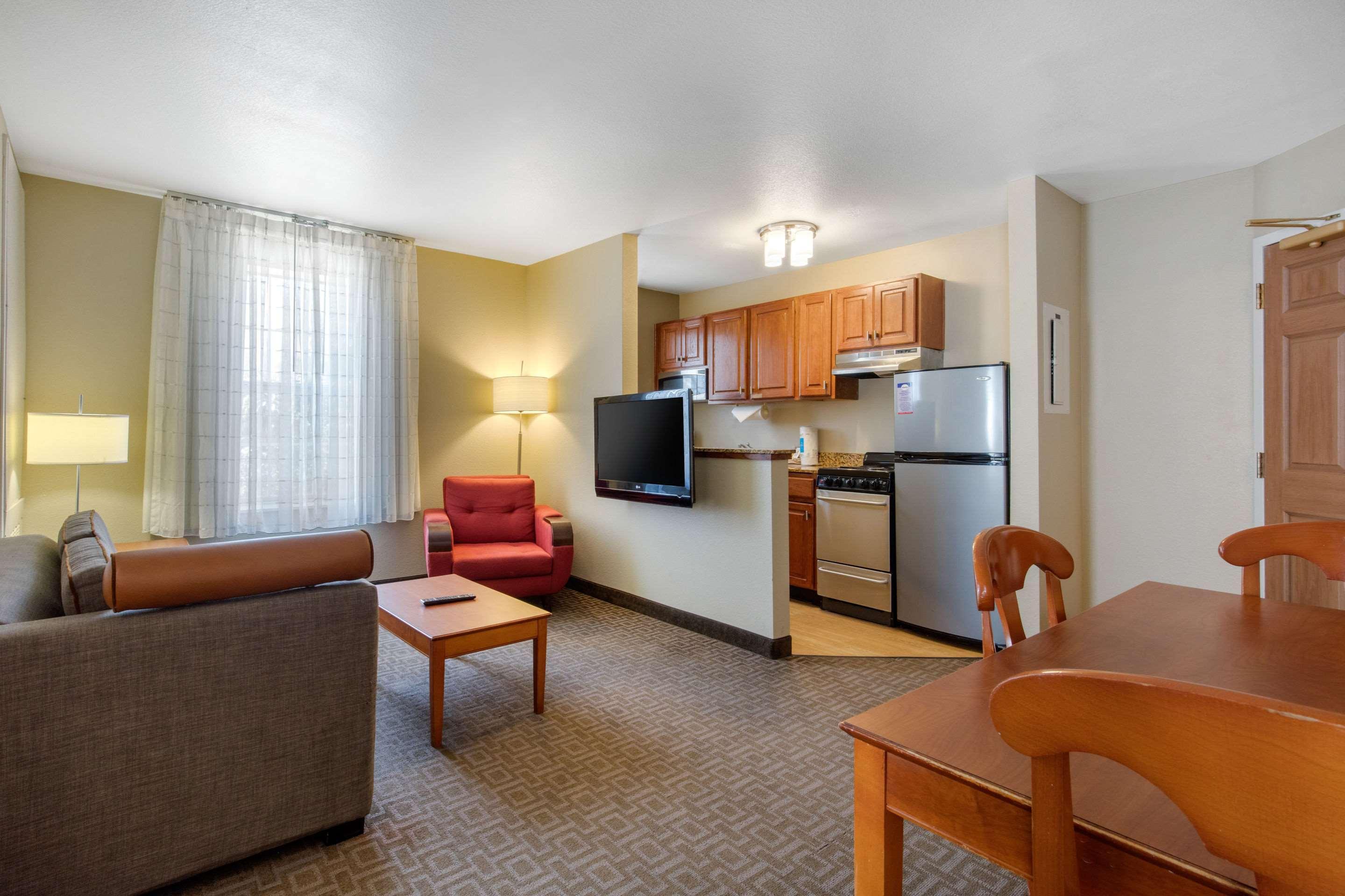 Suburban Studios Birmingham Homewood I-65 מראה חיצוני תמונה