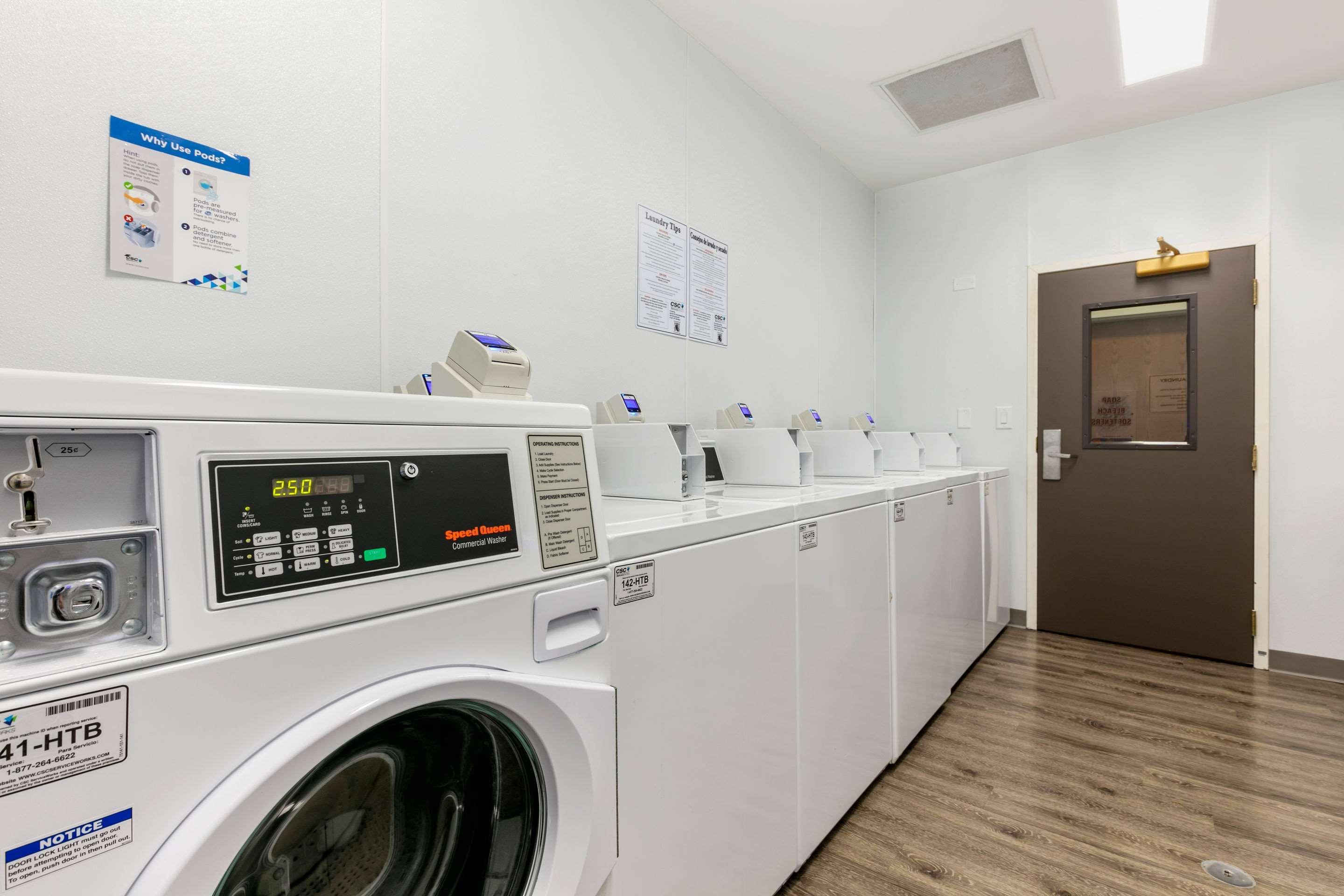 Suburban Studios Birmingham Homewood I-65 מראה חיצוני תמונה